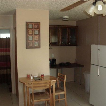 Newly Furnished Large, Clean, Quiet Private Unit Apartment Fort Lauderdale Exterior photo