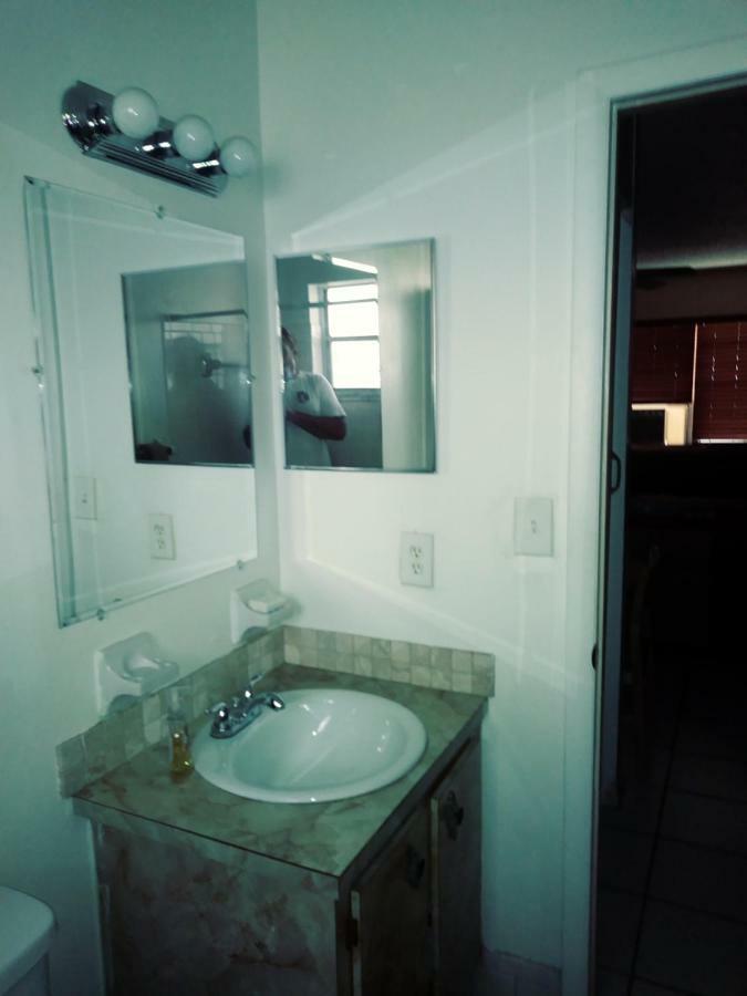 Newly Furnished Large, Clean, Quiet Private Unit Apartment Fort Lauderdale Exterior photo
